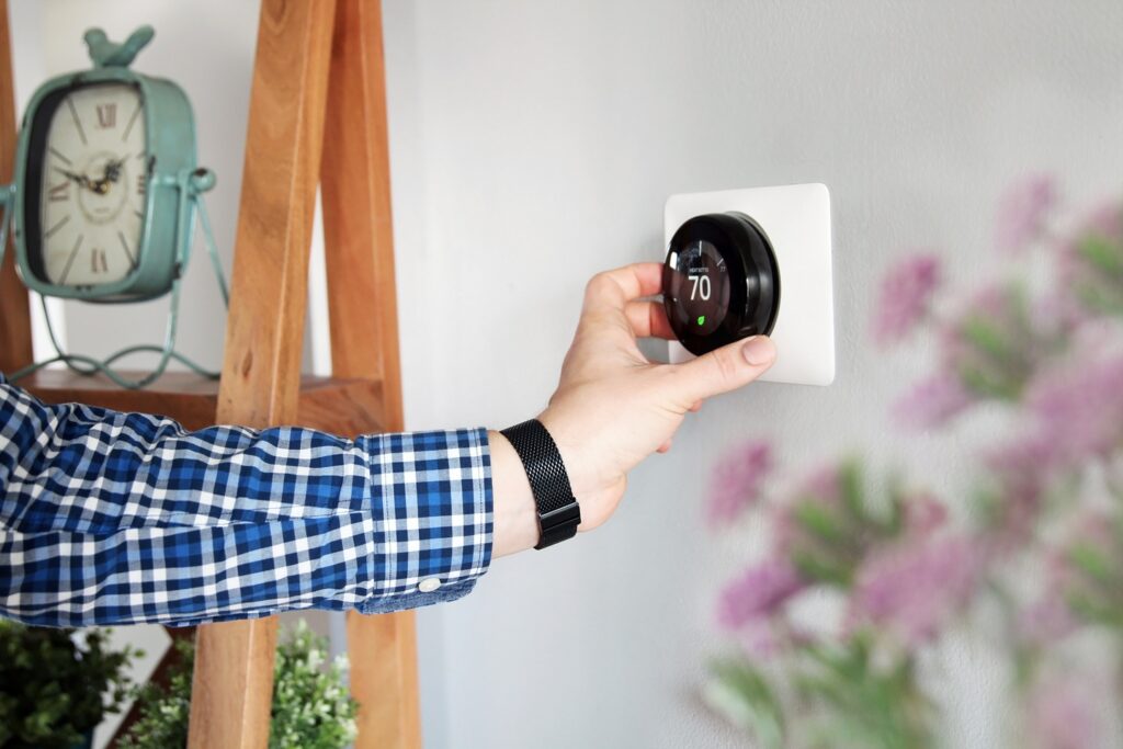 Home's Heating Efficiency with Smart Thermostats